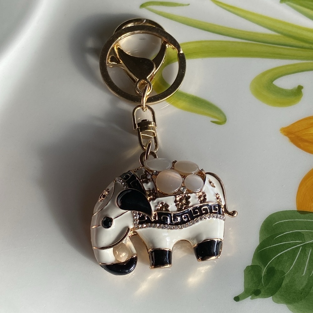 Elephant Rhinestone Keychain - Picture 6 of 6